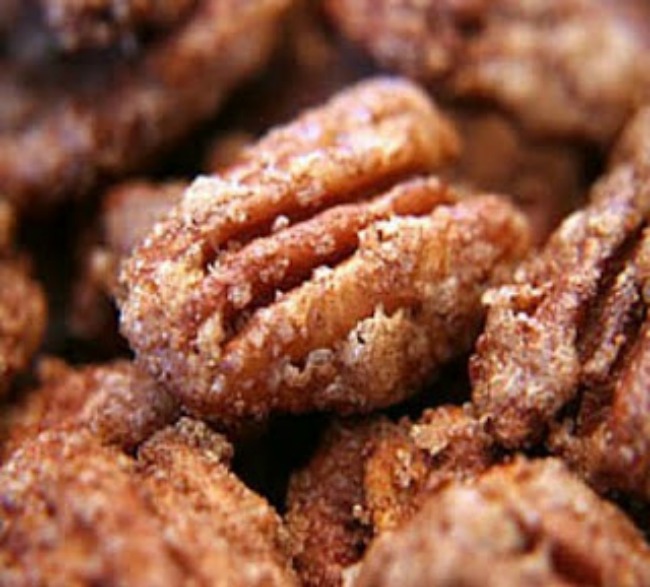 Cinnamon Sugar Roasted Pecans | The Everyday Home | www.everydayhomeblog.com