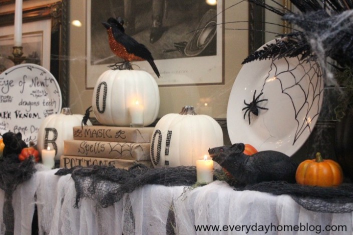 Halloween Mantel by The Everyday Home