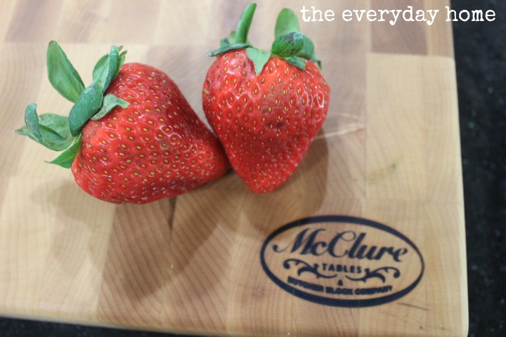 Strawberry-Cantaloupe Summer Salsa by The Everyday Home / www.evevrydayhomeblog.com