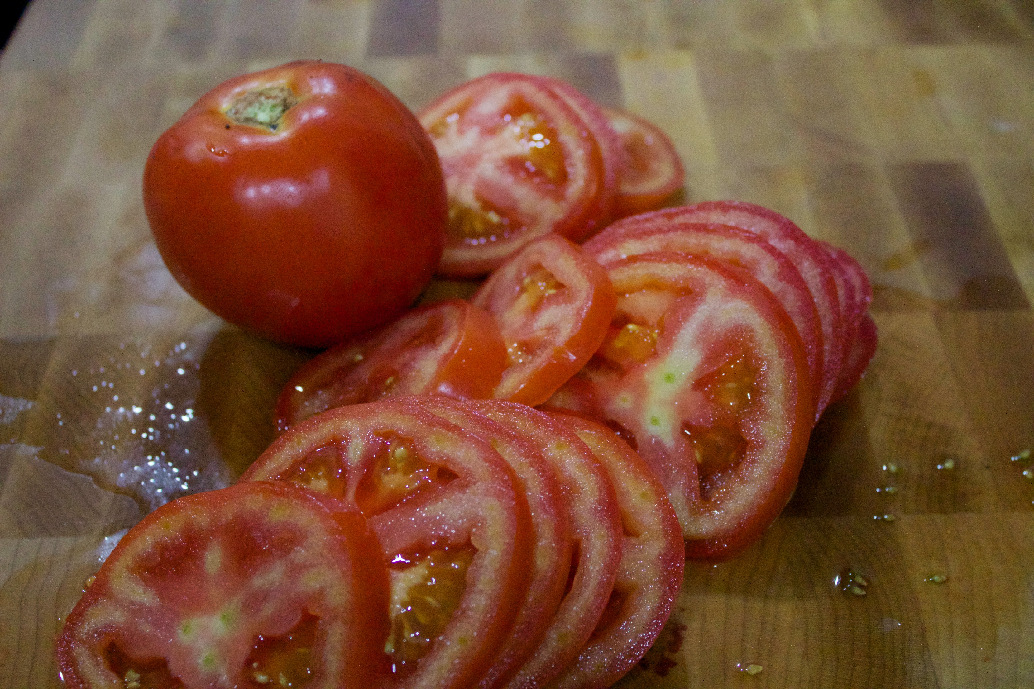Sliced Garden Tomatoes | The Everyday Home |  www.everydayhomeblog.com