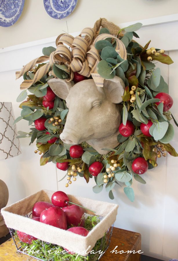 Apple Berry Wreath and Basket | The Everyday Home | www.everydayhomeblog.com