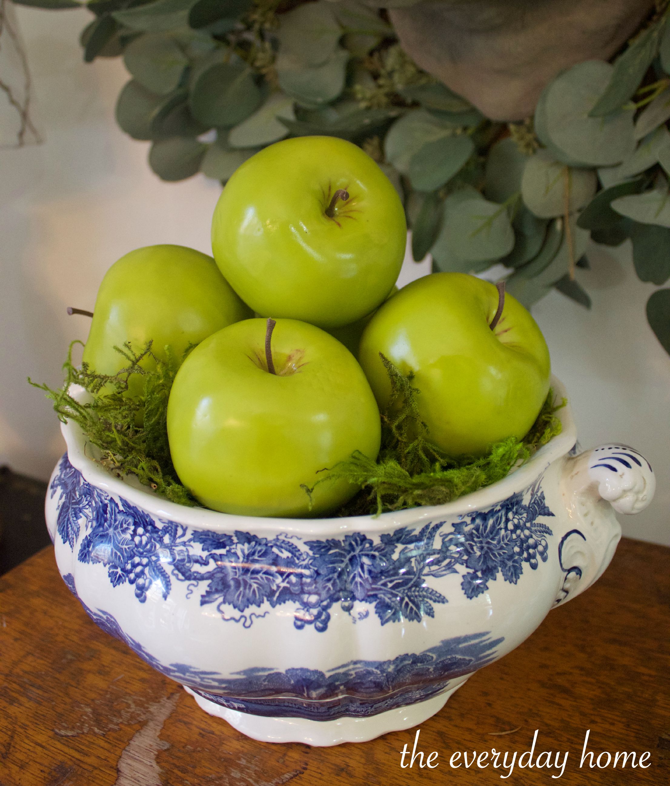 Green Apples in Blue Bowl | The Everyday Home | www.everydayhomeblog.com