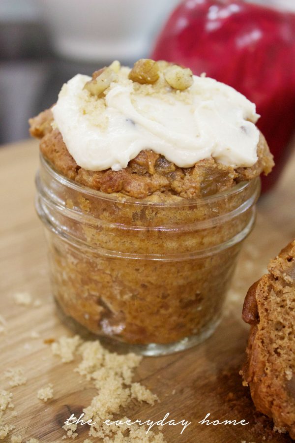 Spiced Apple Bread in a Jar | The Everyday Home | www.eevrydayhomeblog.com