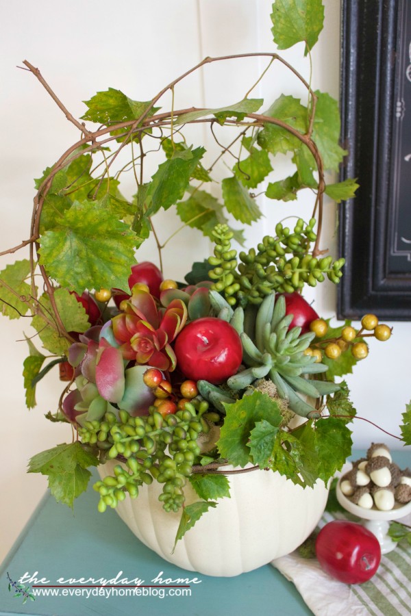 Fall Pumpkin Planter | The Everyday Home | www.everydayhomeblog.com