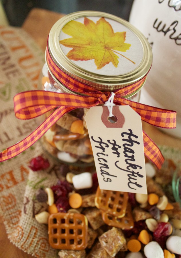 Fall Trail Mix Gift Jar | The Everyday Home | www.everydayhomeblog.com