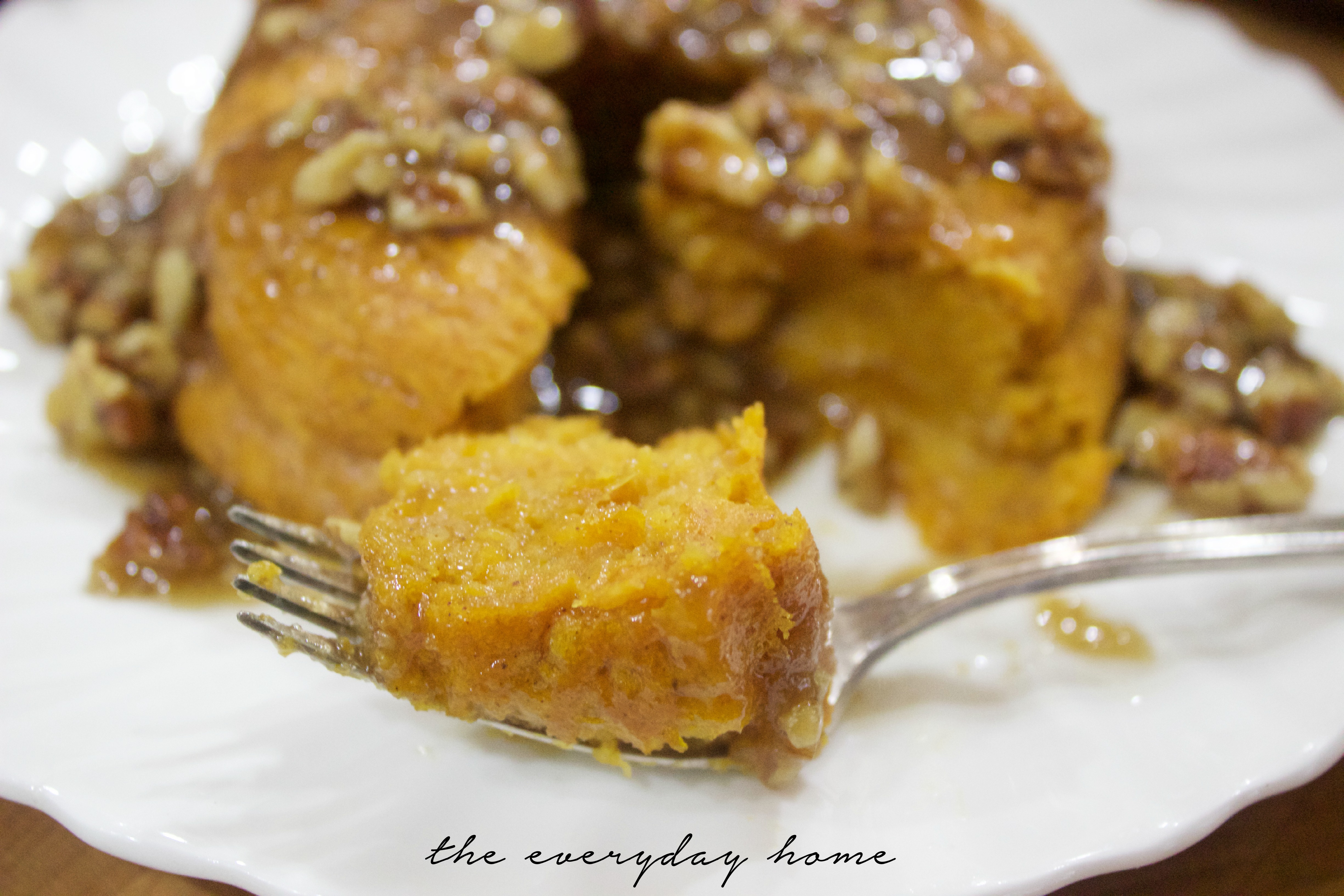 Pudding Pumpkin Cake | The Everyday Home | www.everydayhomeblog.com