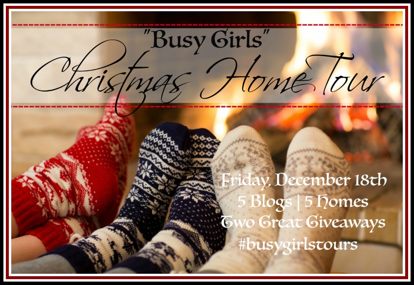 "Busy Girls" Christmas Home Tours | The Everyday Home | www.everydayhomeblog.com
