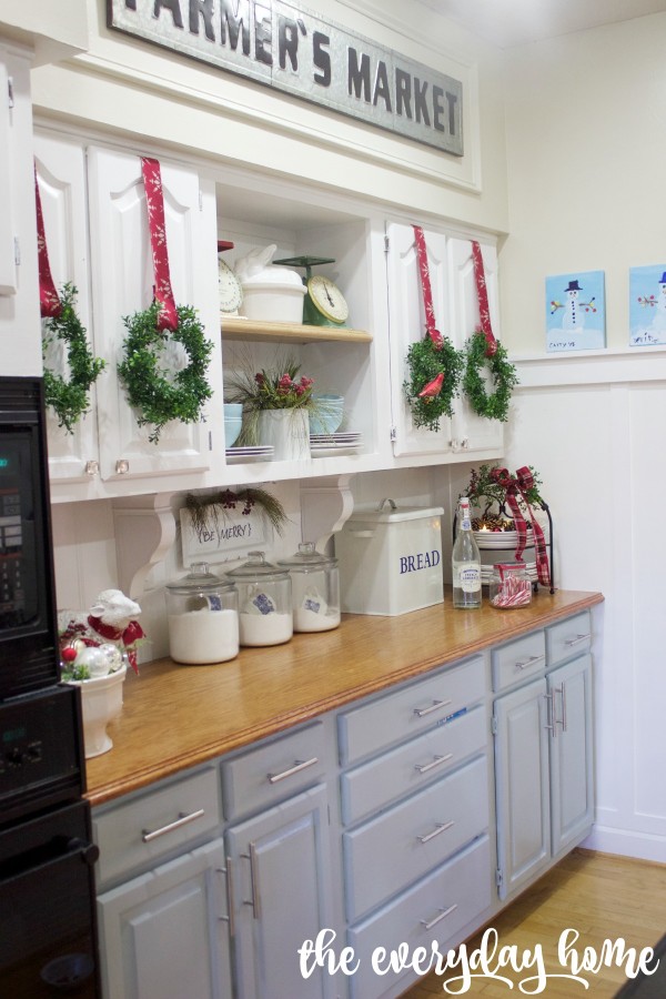 Christmas Farmhouse Kitchen | 2015 Christmas Home Tour | The Everyday Home | www.everydayhomeblog.com