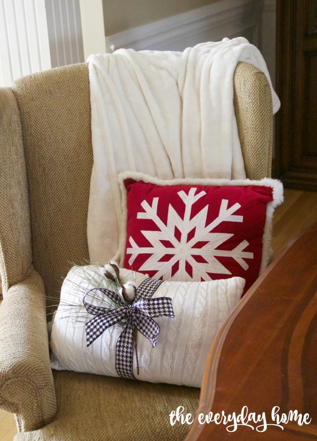 Christmas Pillows | 2015 Christmas Dining Room Tour | The Everyday Home | www.everydayhomeblog.com