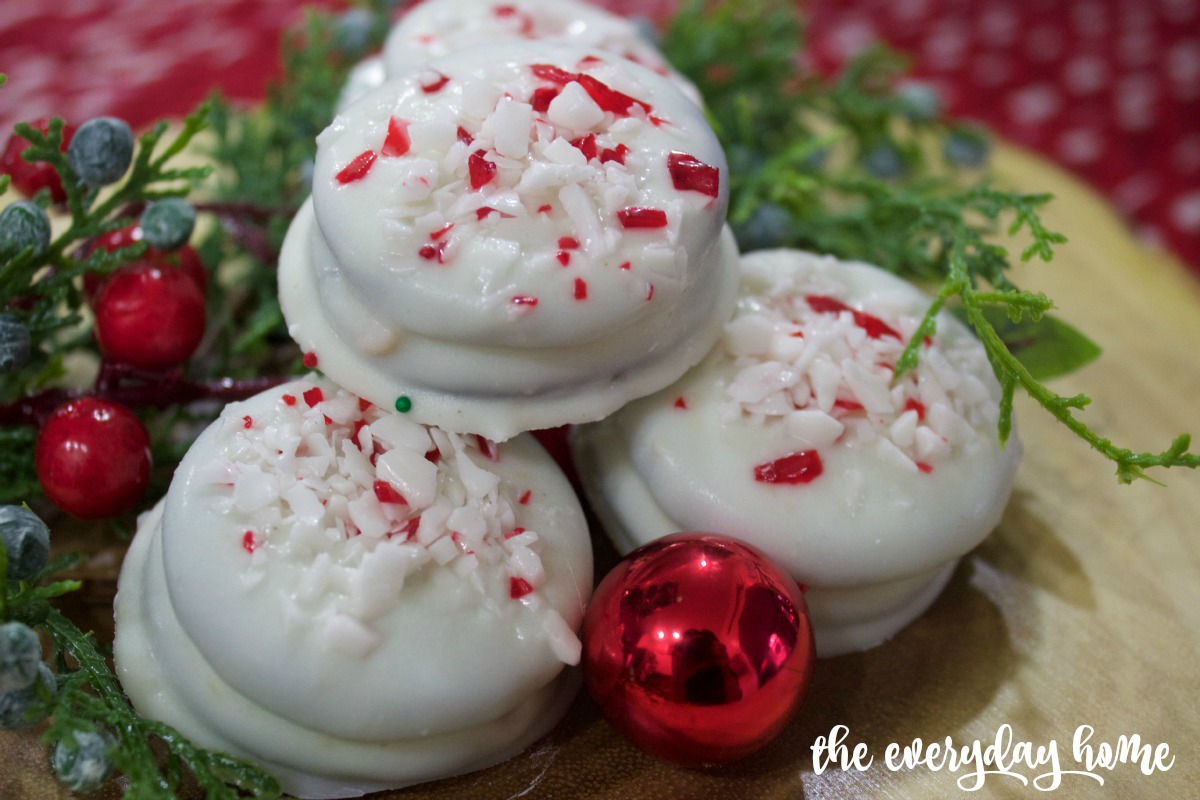 White Chocolate Peppermint Oreos | 2015 Christmas Cookie Exchange | The Everyday Home Blog | www.everydayhomeblog.com
