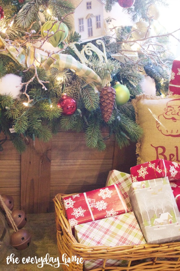 Wood Box Tree Stand | 2015 Christmas Home Tour | The Everyday Home | www.everydayhomeblog.com