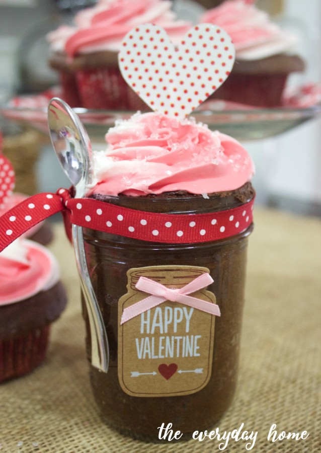 Valentine's Cupcake in a Jar | The Everyday Home | www.everydayhomeblog.com