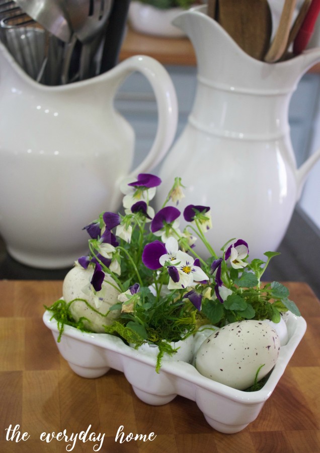 Eggshell Viola Planters for Spring | The Everyday Home | www.everydayhomeblog.com