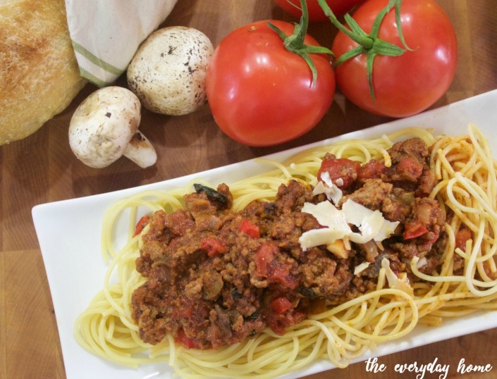 Homemade Spaghetti with Meat Sauce | The Everyday Home | www.everydayhomeblog.com