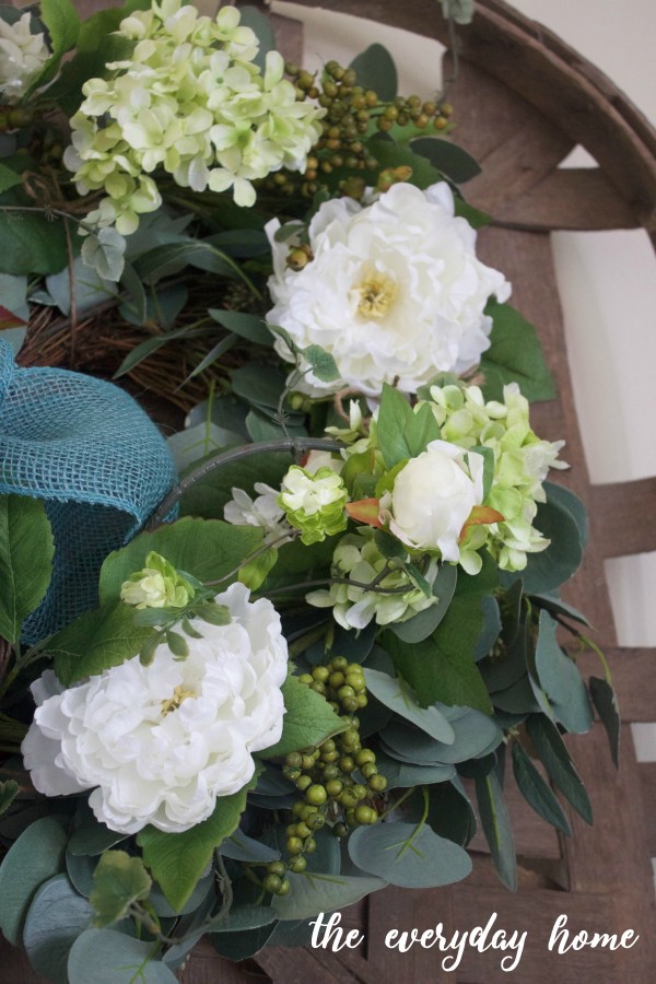An Easy Spring Wreath | The Everyday Home