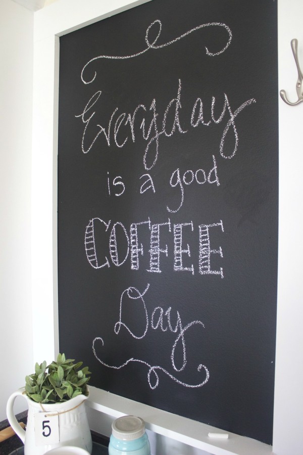 DIY Custom Chalkboard | The Everyday Home | www.everydayhomeblog.com