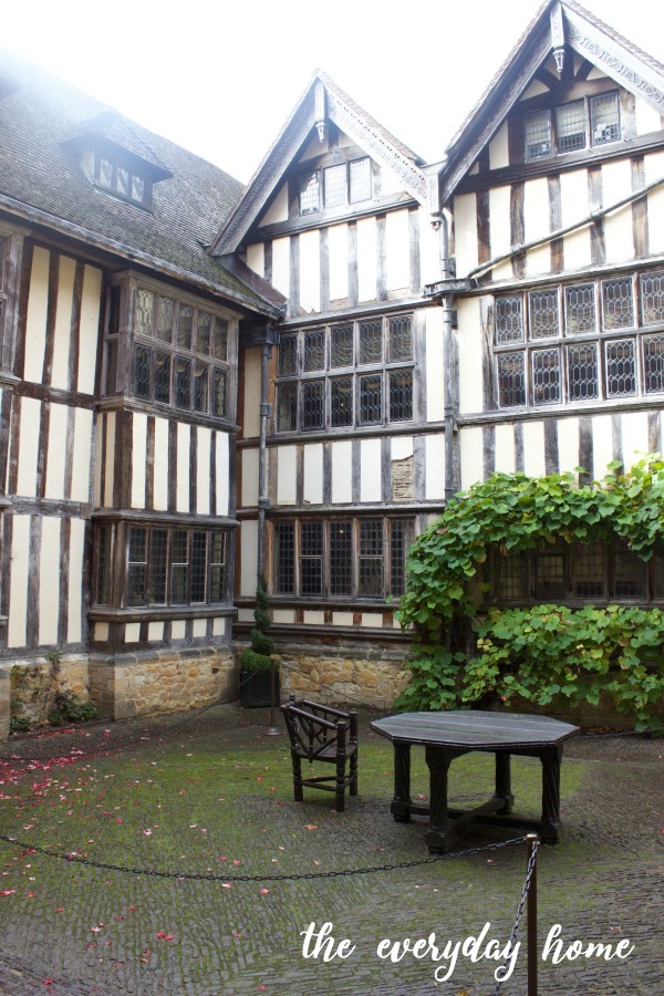 Hever Castle Courtyard | The Everyday Home