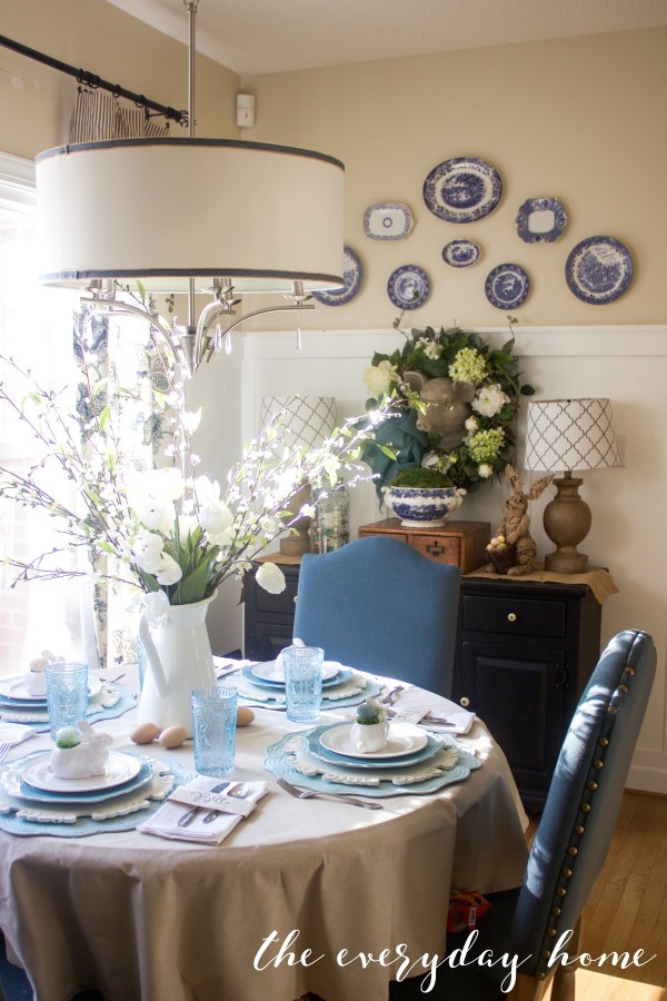 Spring Kitchen Tour | Breakfast Room | The Everyday Home