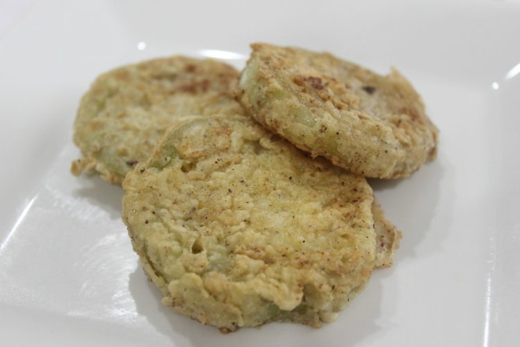 Golden Fried Green Tomatoes | The Everyday Home