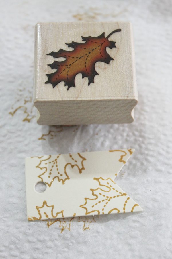 Stamping Fall Leaves | The Everyday Home | www.everydayhomeblog.com