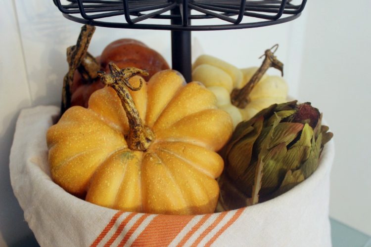 Tiered Metal Stand with Pumpkins | The Everyday Home | www.everydayhomeblog.com