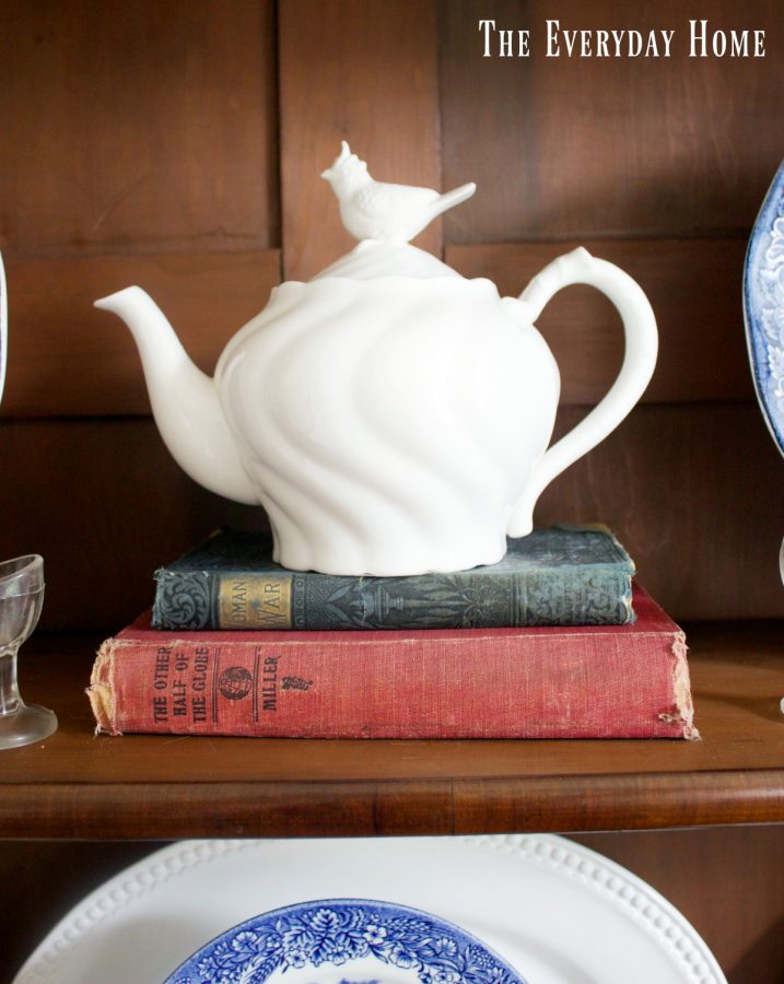 bird-teapot-in-english-hutch | The Everyday Home | www.everydayhomeblog.com