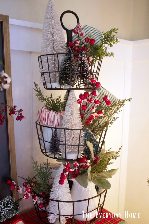 an-old-fashioned-christmas-tiered-stand