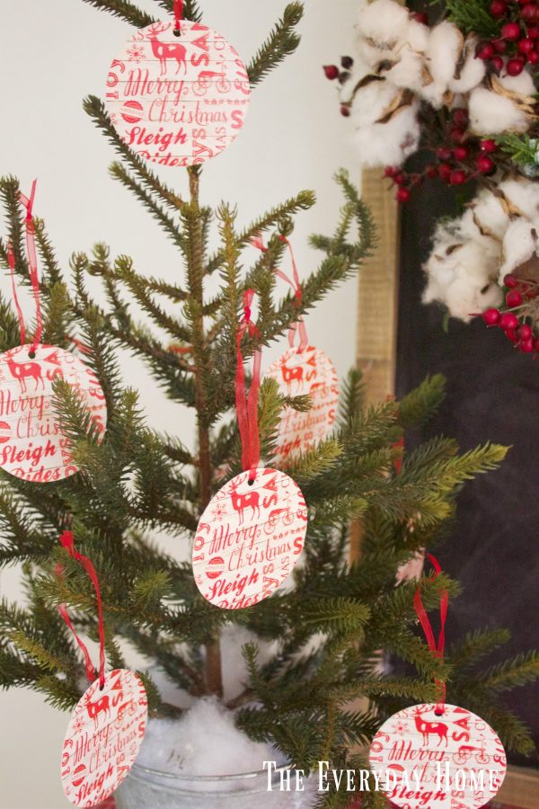an-old-fashioned-christmas-tree-with-tags
