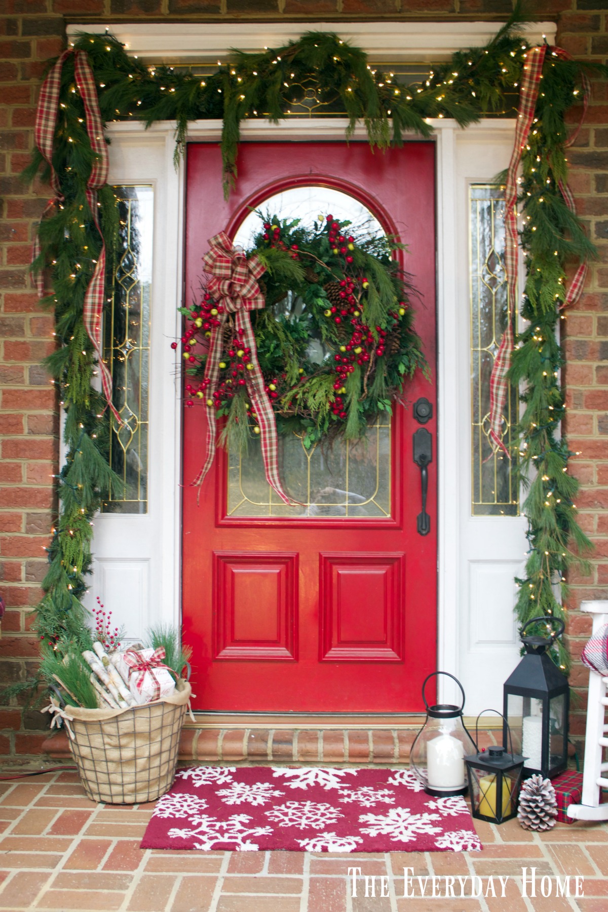 Old Fashioned Christmas Front Porch - The Everyday Home