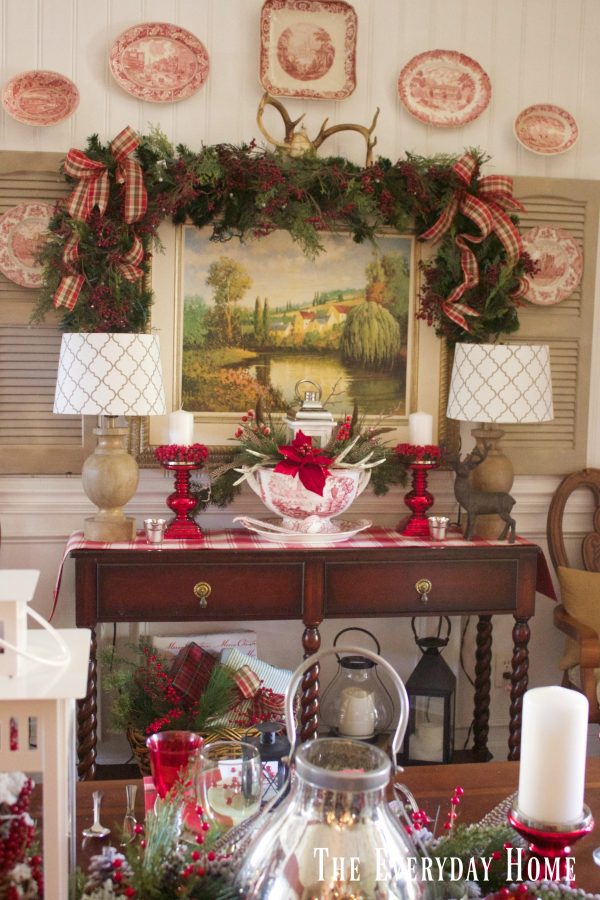 dining-room-buffet-for-christmas-and-tablescape
