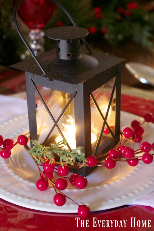 festive-tablescape-mini-lanterns