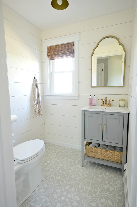 10 Ways to Add Shiplap to Your Farmhouse Bathroom | The Everyday Home | www.everydayhomeblog.com