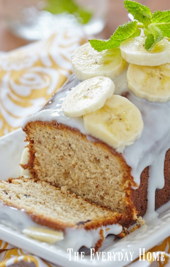 The Perfect Banana Bread Recipe Every Time | The Everyday Home | www.everydayhomeblog.com