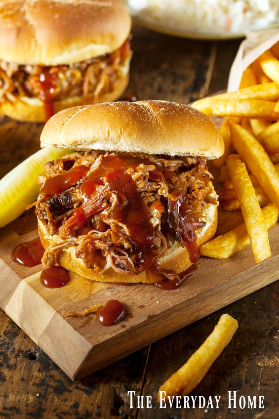 Pulled Pork with Tangy Southern BBQ Sauce || The Everyday Home || www.everydayhomeblog.com