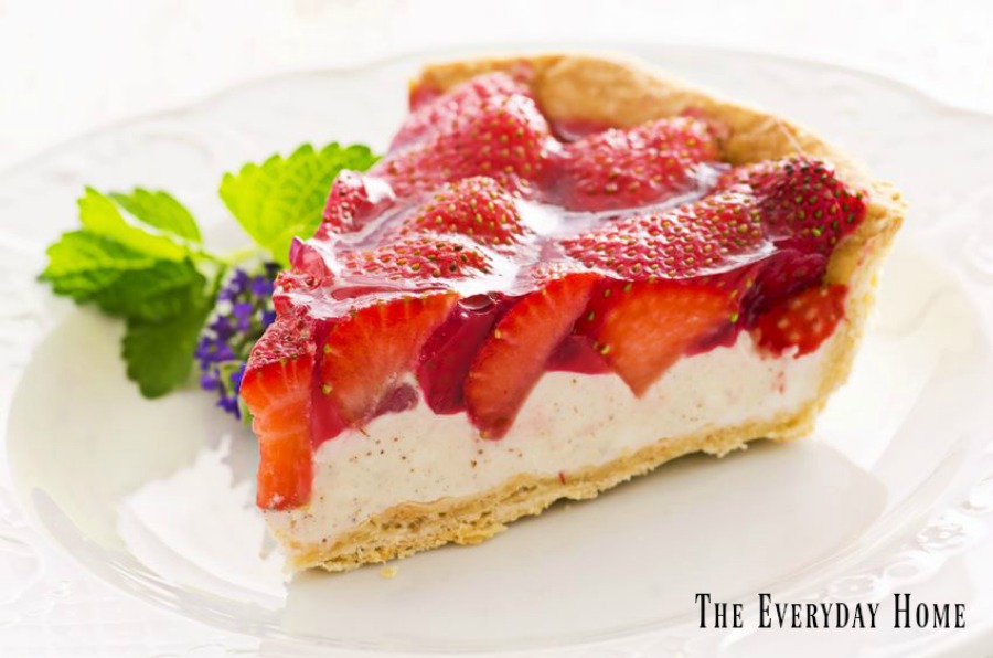 Easy Strawberry Cream Cheese Tart Recipe || The Everyday Home || www.everydayhomeblog.com