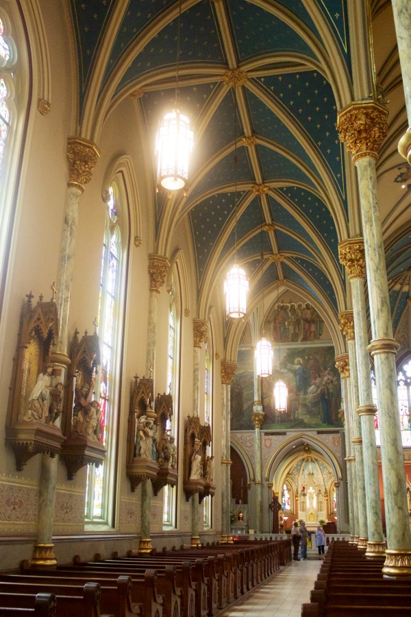 Touring the Cathedral of St John the Baptist in Savannah | The Everyday Home | www.everydayhomeblog.com