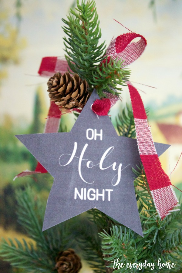 O Holy Night Chalkboard Star Printable | The Everyday Home