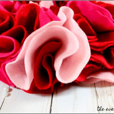 Homemade Valentine's Day Wreath with Felt | the everyday home