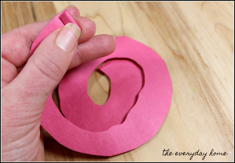 Homemade Valentine's Day Wreath with Paper | the everyday home