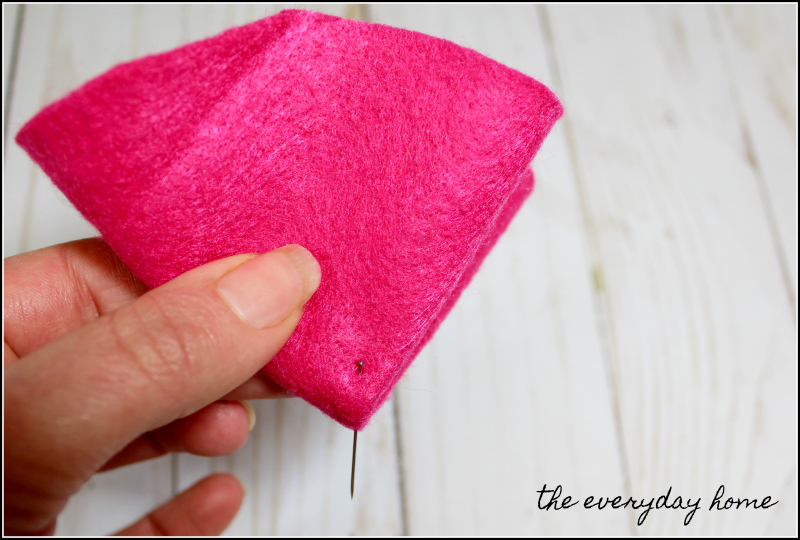 Homemade Valentine's Day Wreath with Pink Felt | the everyday home